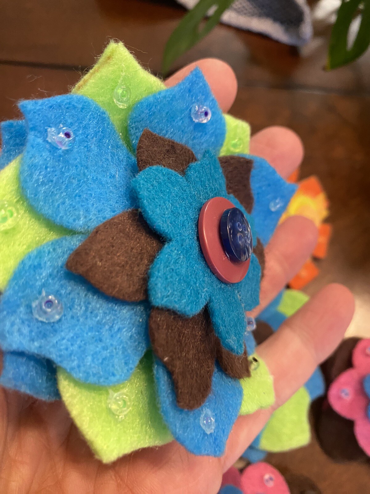 Lot of 8 PUFFY Beautiful Hand Cut Felt & Buttons FLOWERS Cottage CORE 3-5″