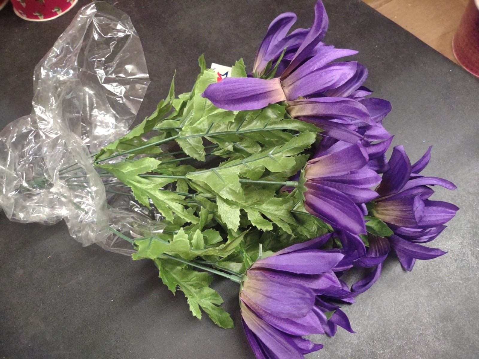 18″ Spider Dahlia, Silk Bush “Grand Teton” with 9 Stems, Purple, 5″ Blooms