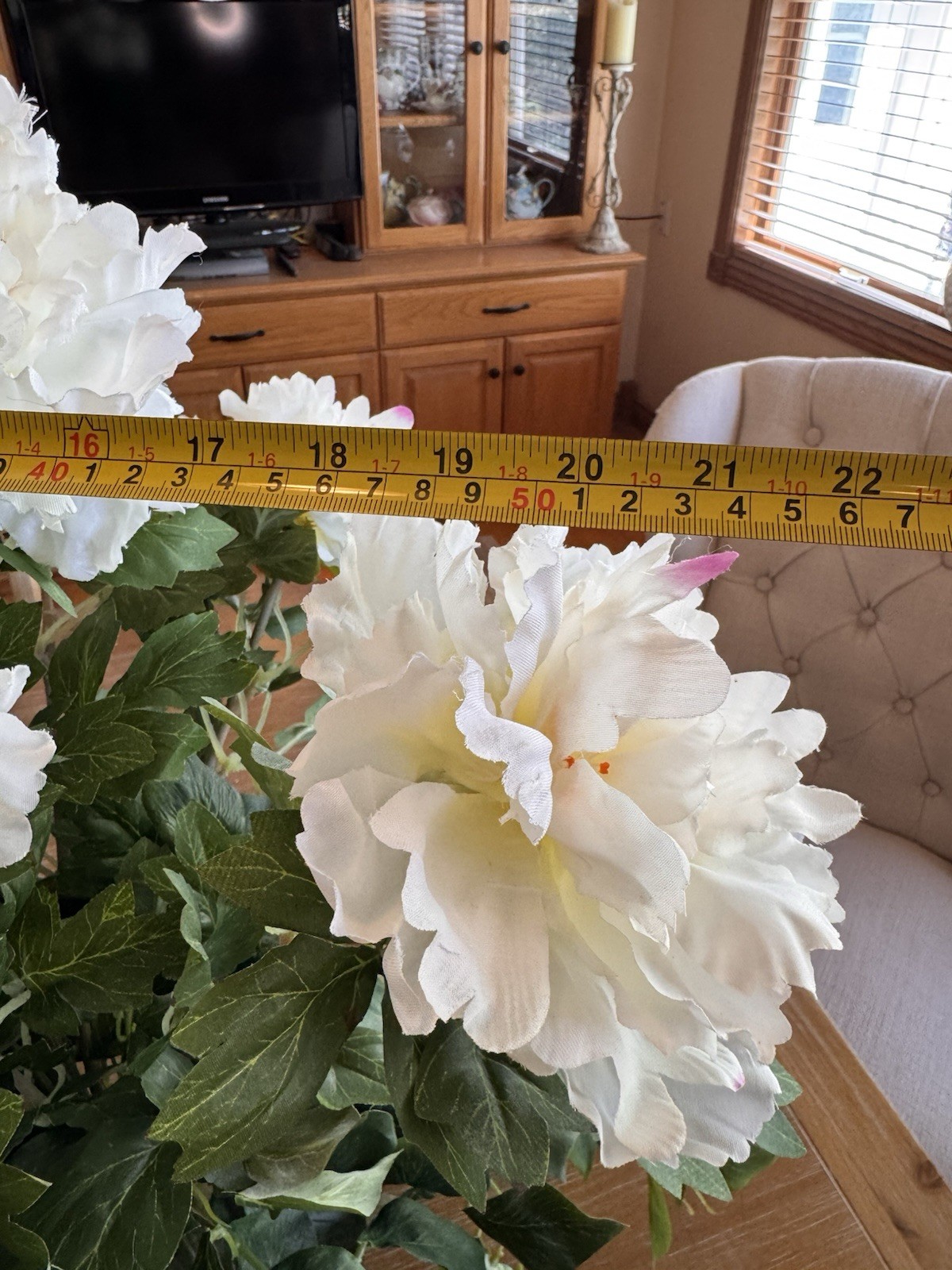 Brand New In Box Indoor/Outdoor Pair Of White Peony Urn Filler Valerie Parr Hill