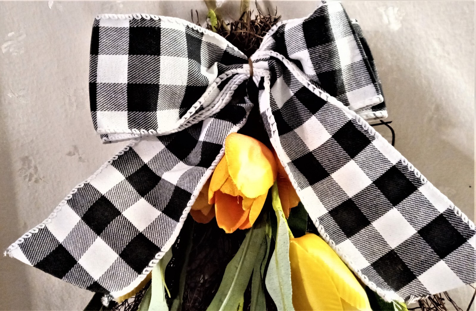 NWT 27″T Grapevine Teardrop – Blk & White Bow Atop Yellow & Orange Tulips
