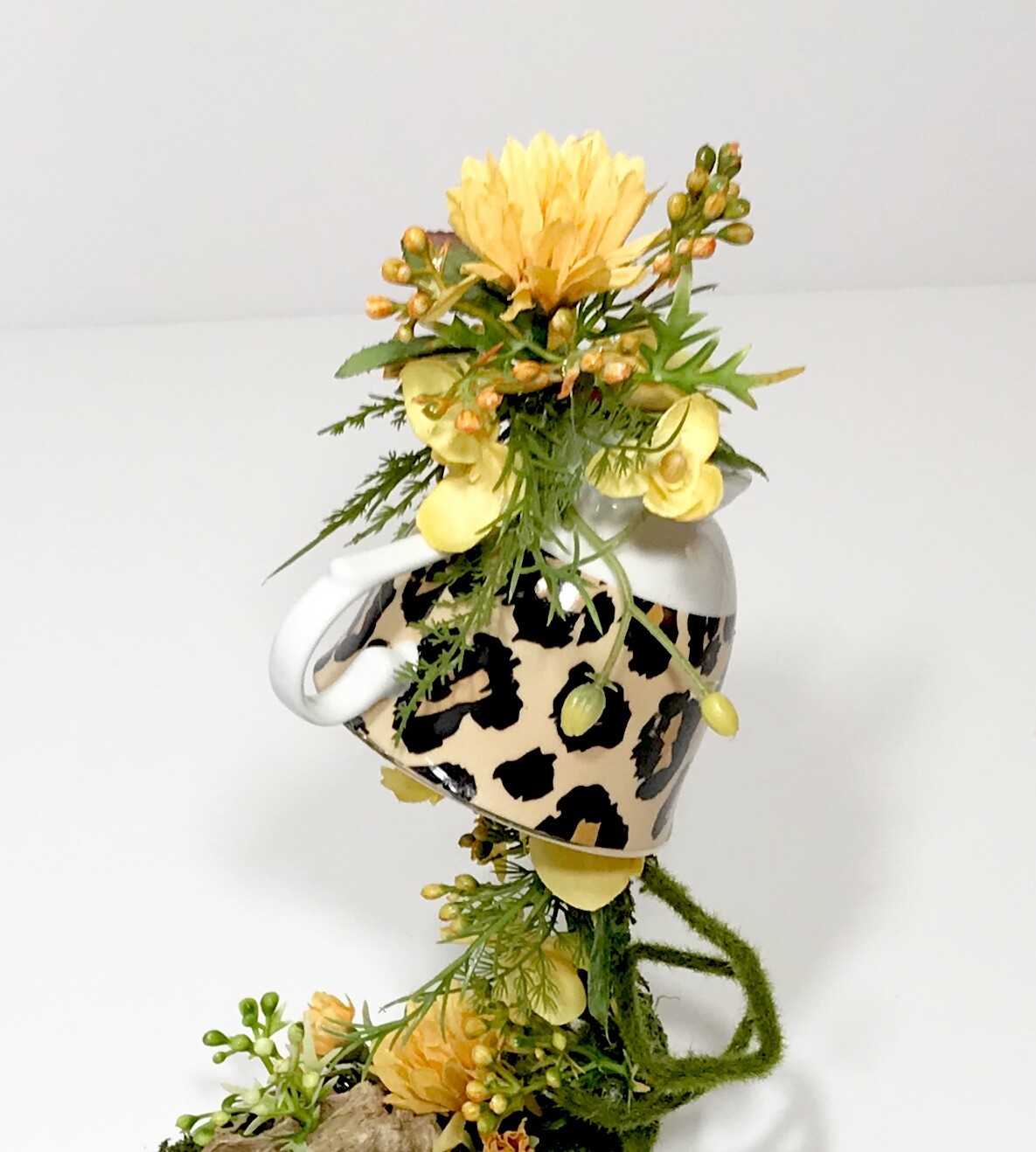 FLOATING LEOPARD TEA CUP SAUCER CERAMIC NOVELTY FLOWERS ARRANGEMENT CENTERPIECE