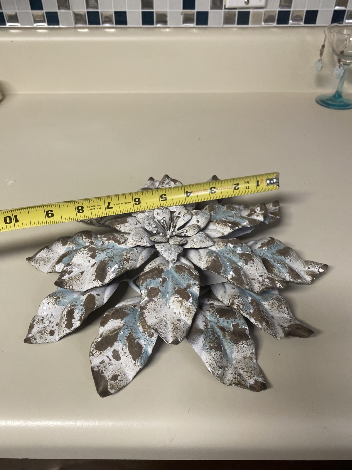 Shabby Chic Farmhouse Galvanized Distressed Metal Wood Flower Rustic Wall Decor