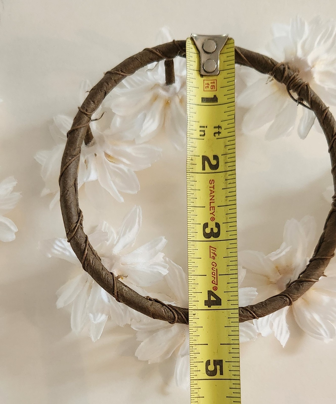 Set Of 2 DAISY CANDLE RINGS – Floral Wreath 4″