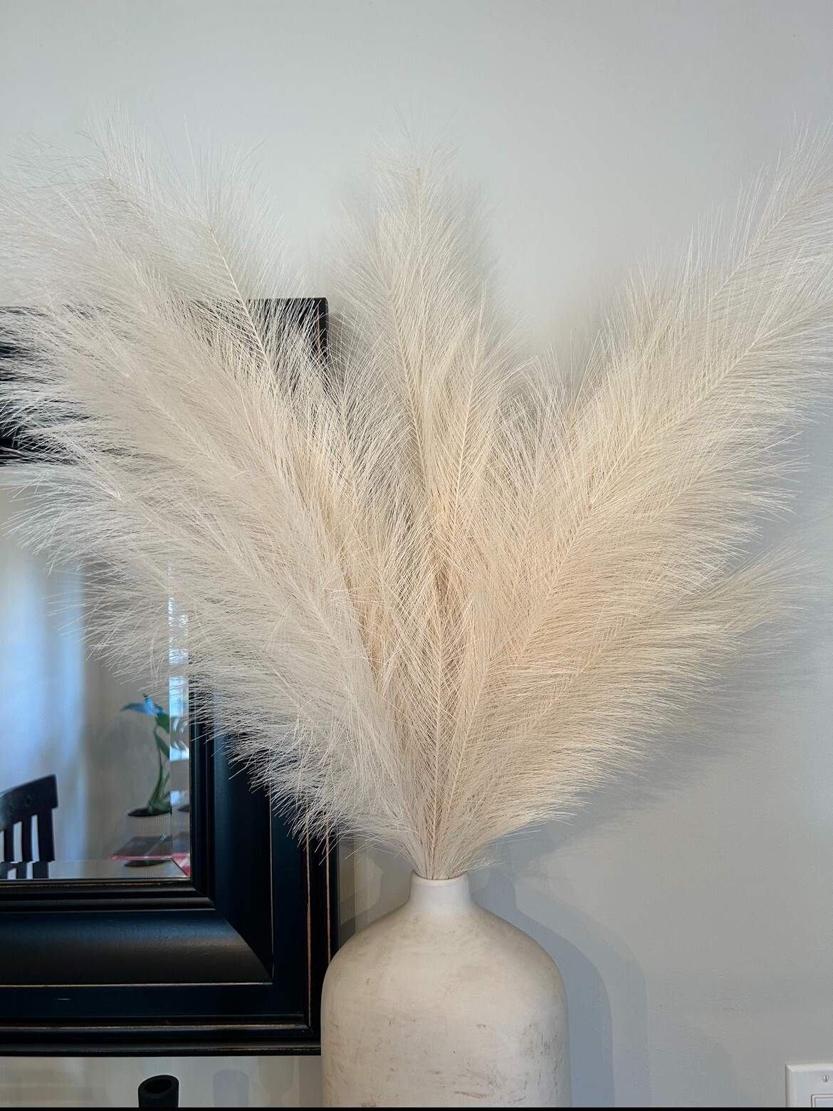 FAUX PAMPAS GRASS! Pack of 3 PCS total length 42 inches, beige color.