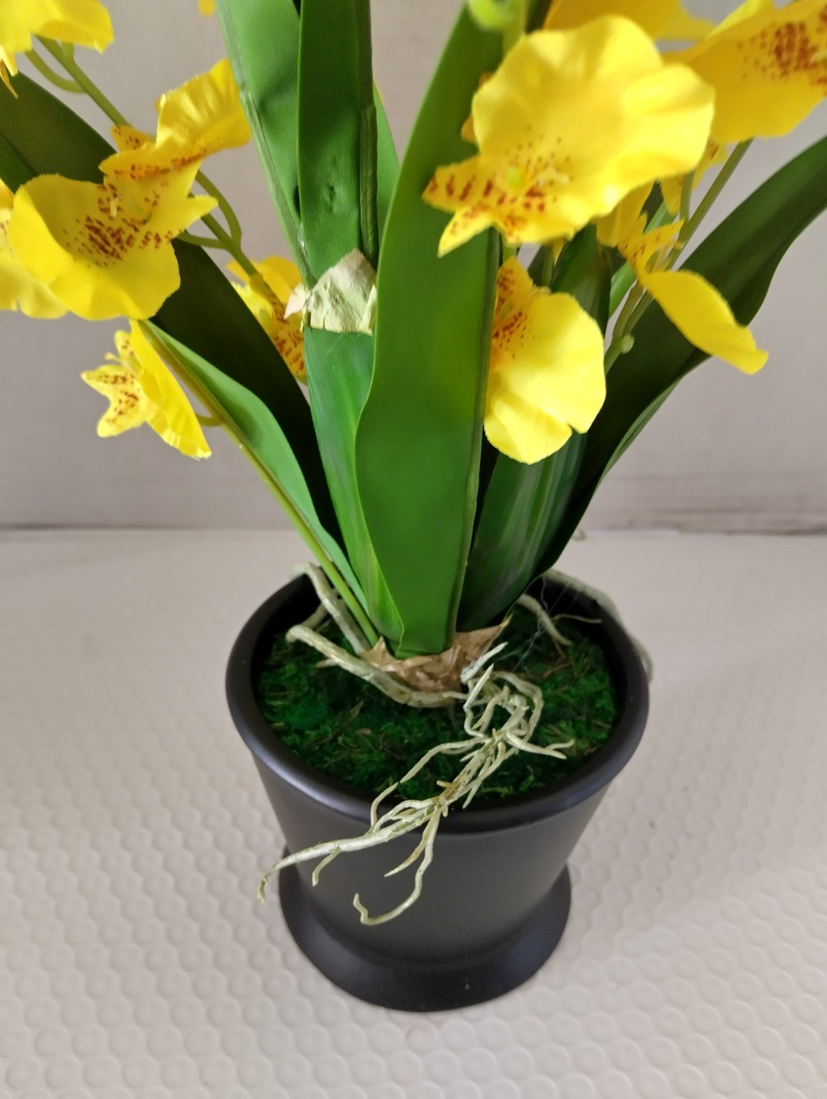 Artificial oncidium ‘dancing orchid’ plant