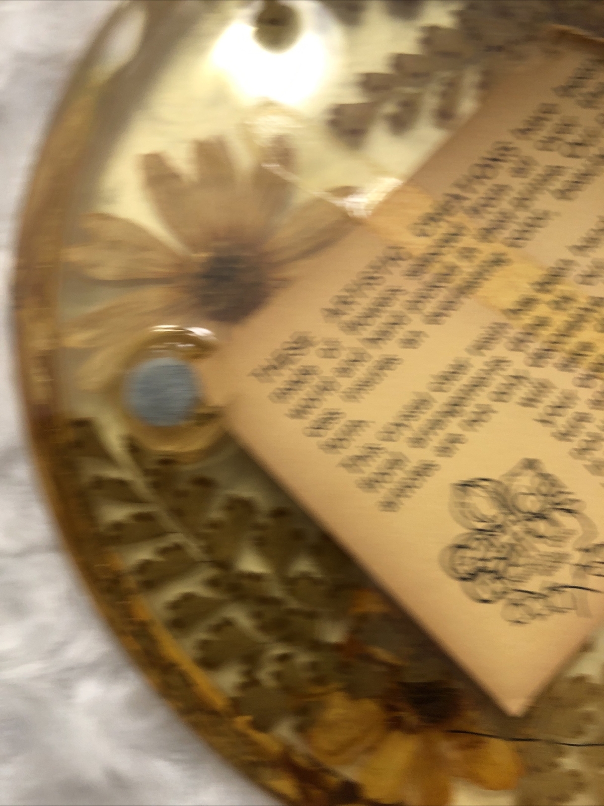 VINTAGE KITCHEN 6 1/2″ DRIED FLOWERS STEMS LEAVES CANDLE HOLDER LUCITE TRIVET