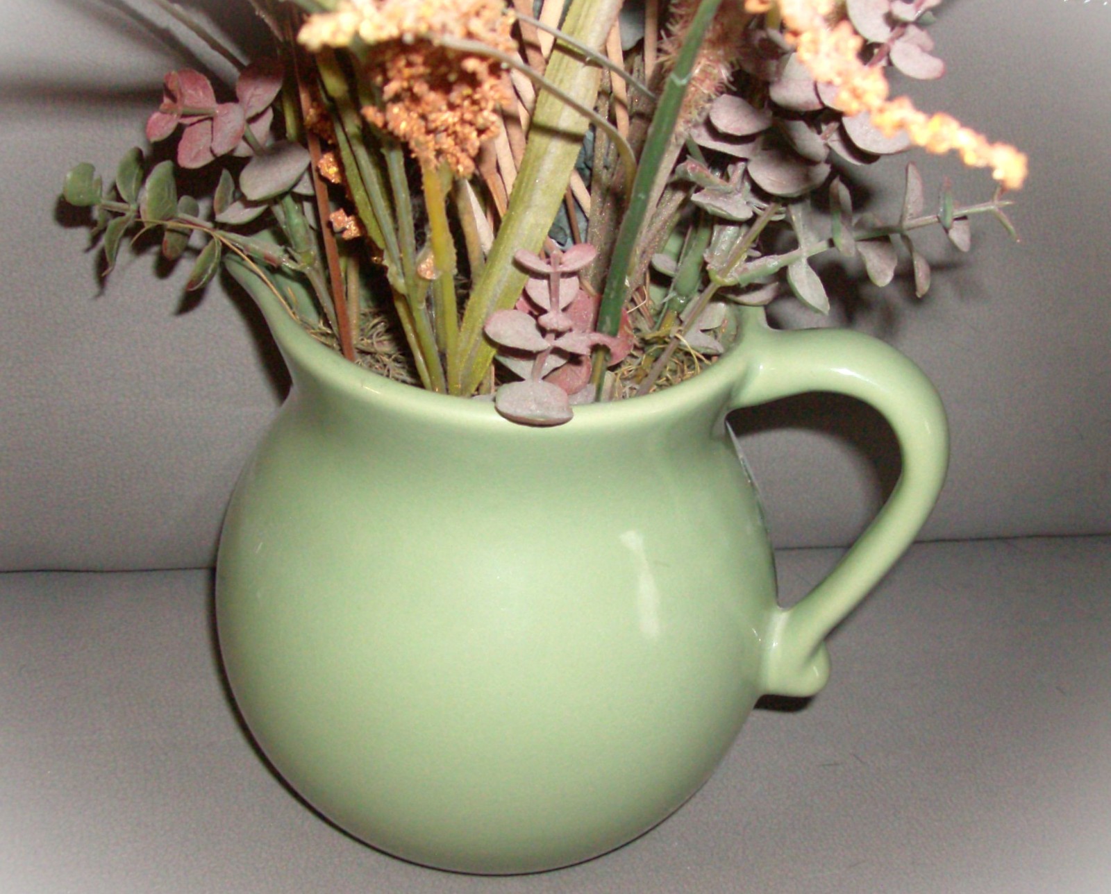 PORCELAIN POT WITH DRY ARRANGEMENT Green Pot With Handle & Variety Dry Bouquet