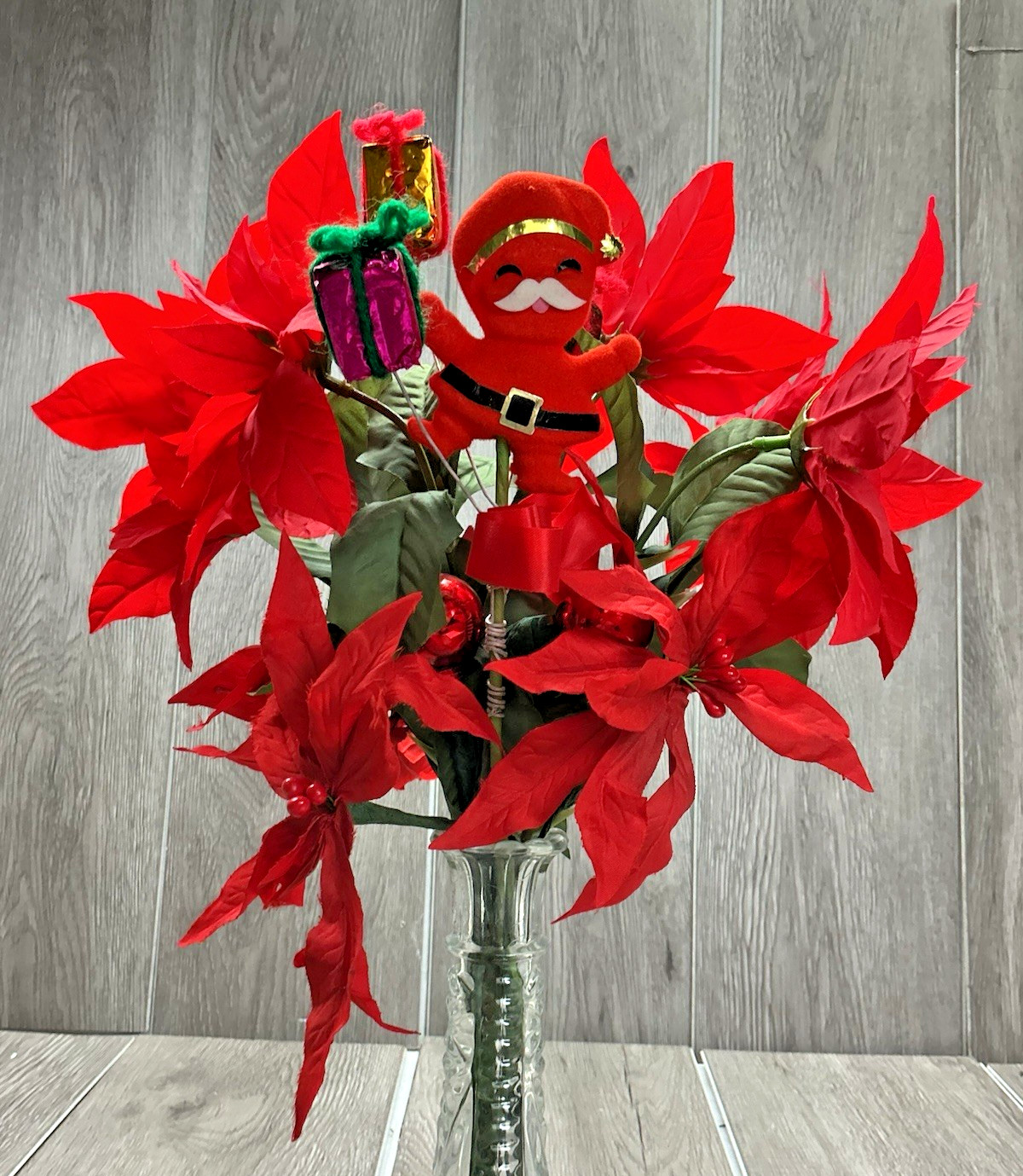 Vintage Artificial Red Silk Poinsettias Bendable Stems 9 Pieces 12″ & 3 Pics