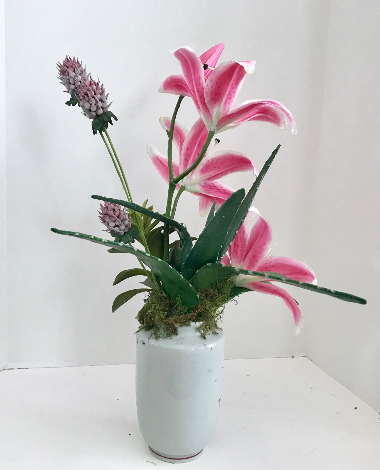 Floral Arrangement with Silk Premium Casablanca Lilys In a Toyo Geisha Vase