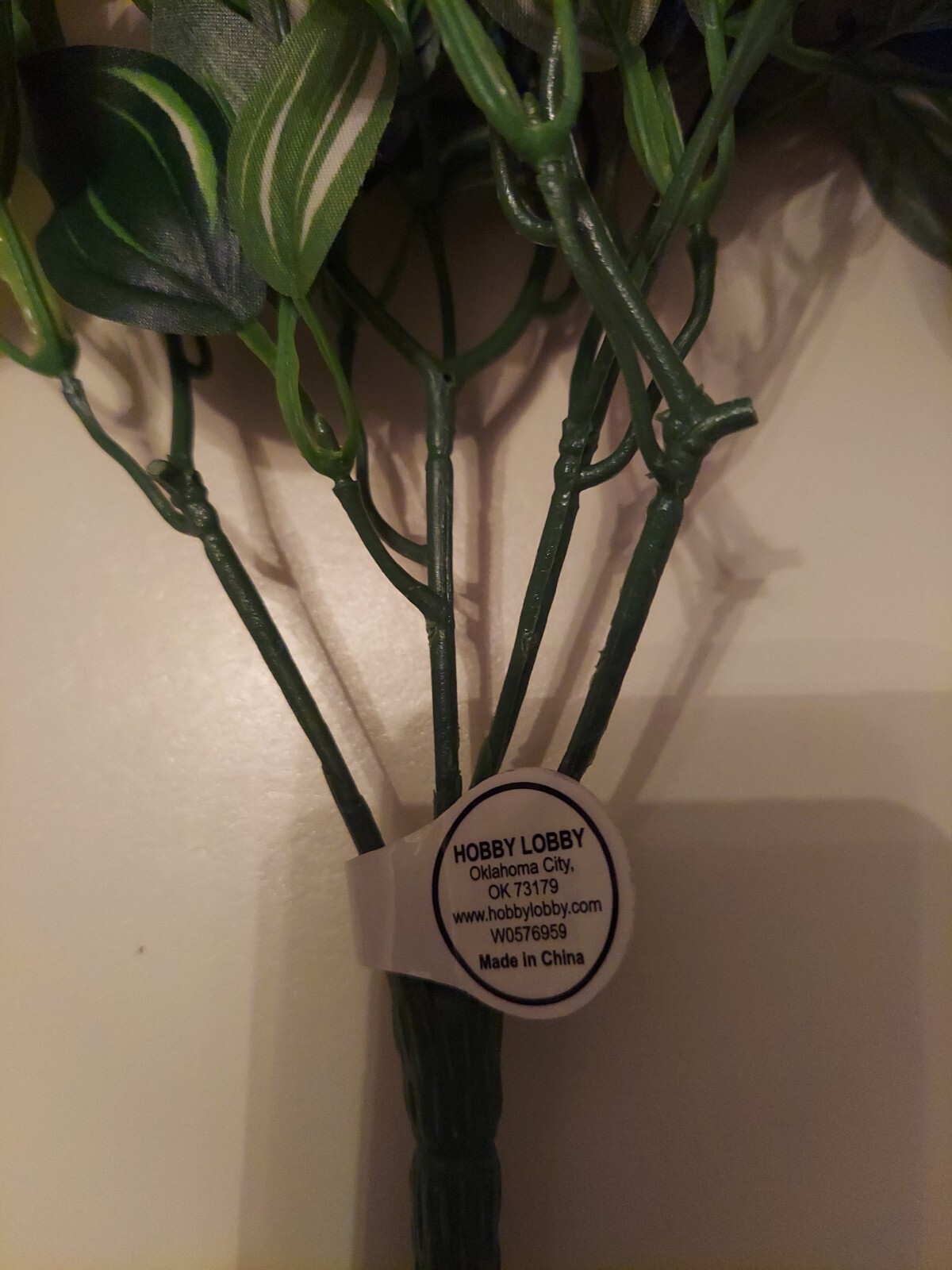 GREENERY FOR VASE OR PLANT DECORATION HOBBY LOBBY ONE BUNCH NEW