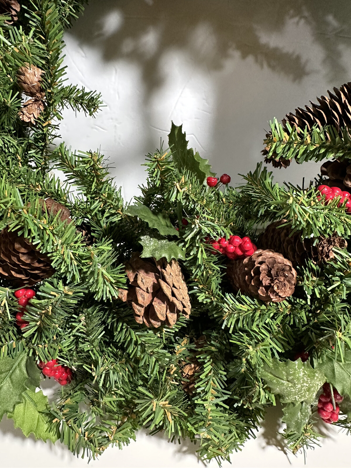 Vintage Garland Natural Berry Pine Style Christmas Door Wreath 18”