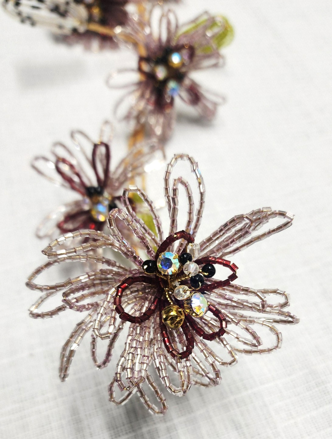Mackenzie Child 4 Glass Beaded Mauve Flower Stems NWT (1 STEM FLAW – SEE PIC)
