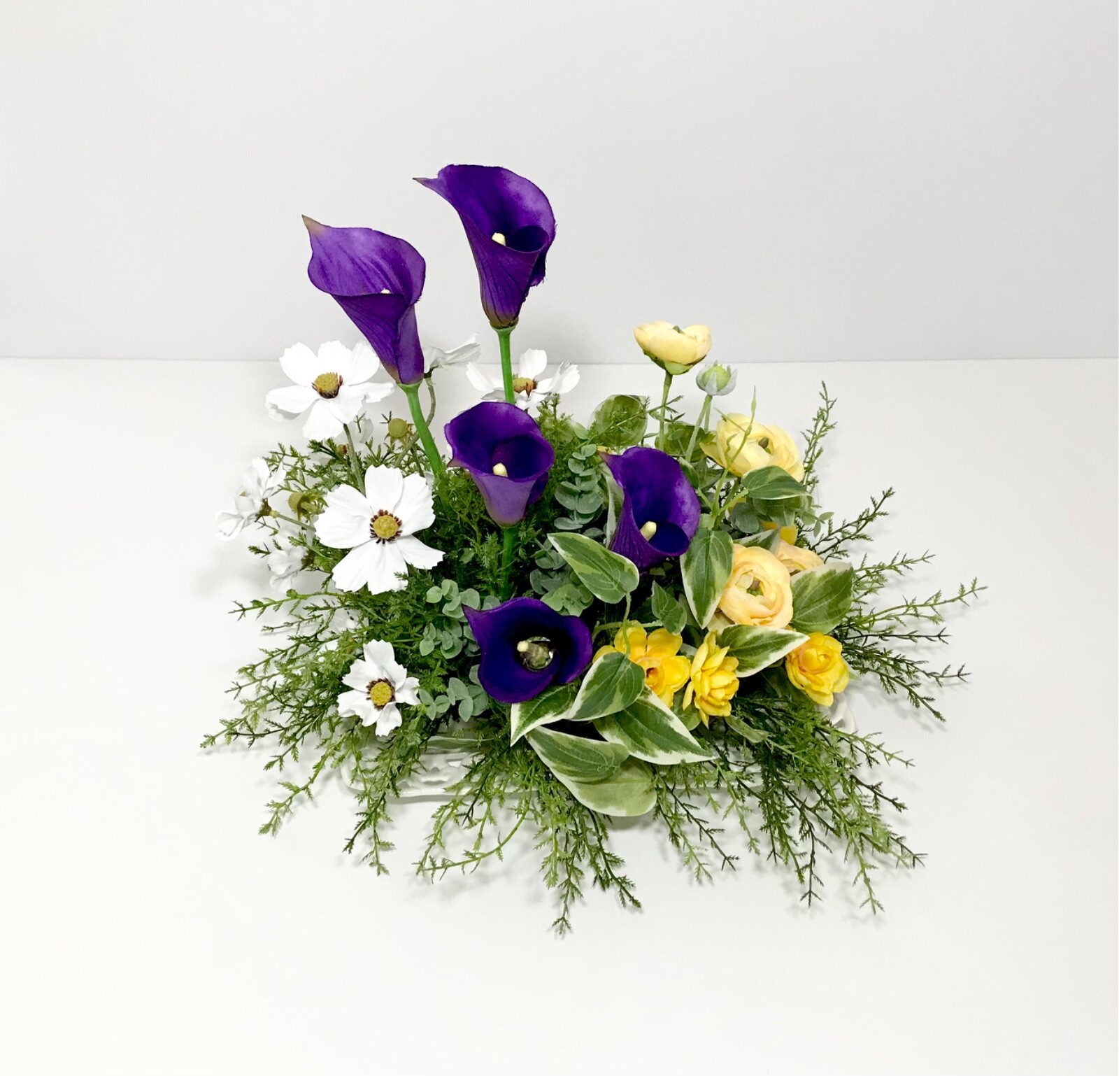 PURPLE CALLA LILIES WHITE YELLOW FLOWERS CENTERPIECE ARRANGEMENT DECORATION NEW