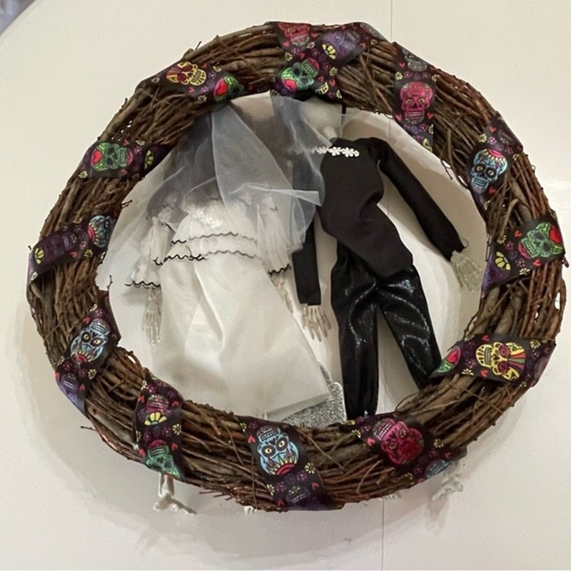 Handmade Halloween Skeleton Bride Groom Wreath 18″ Gothic