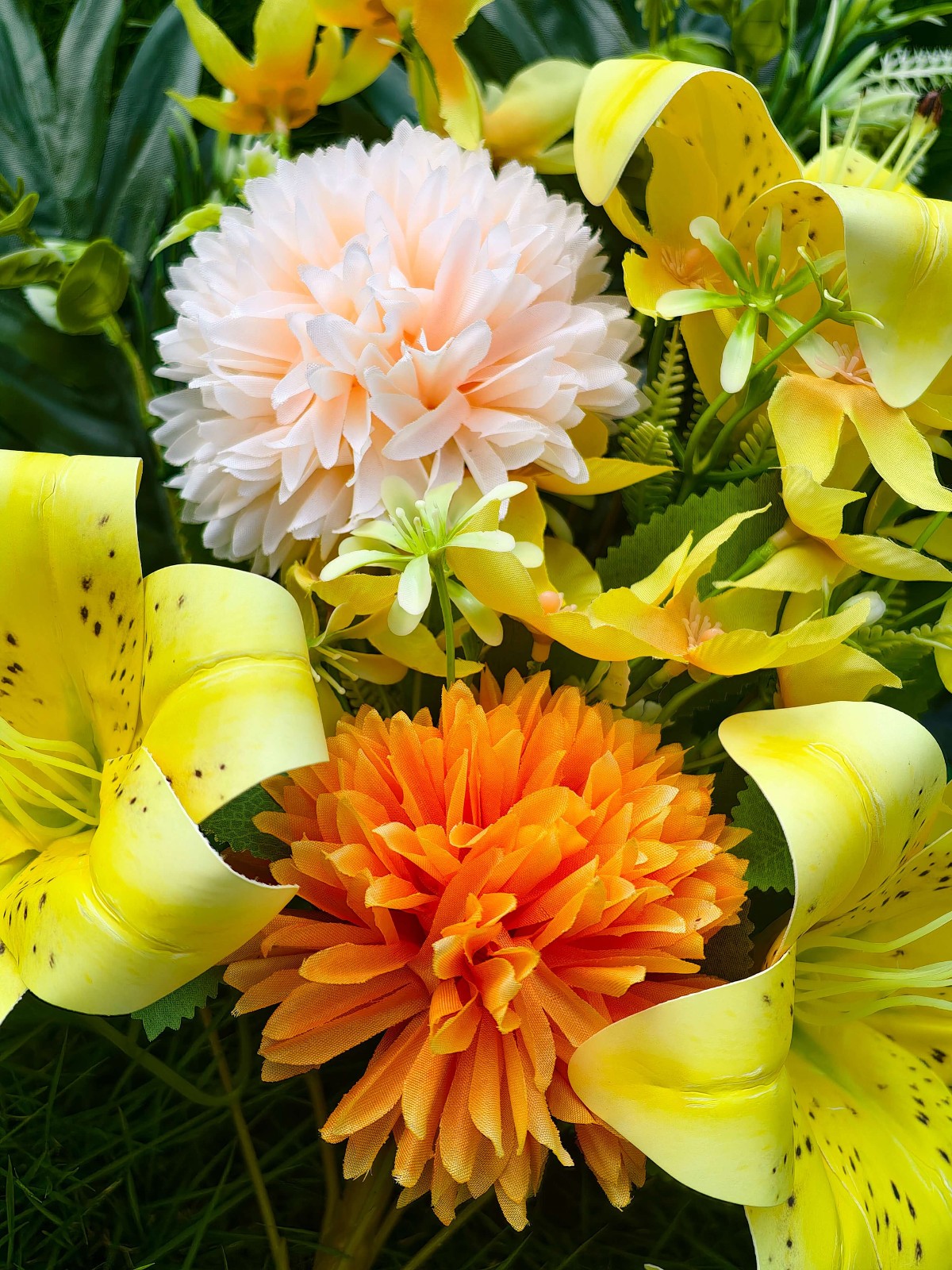 Artificial Liles Mums Daises Flowers Cemetery Grave Arrangement Decor Memorial
