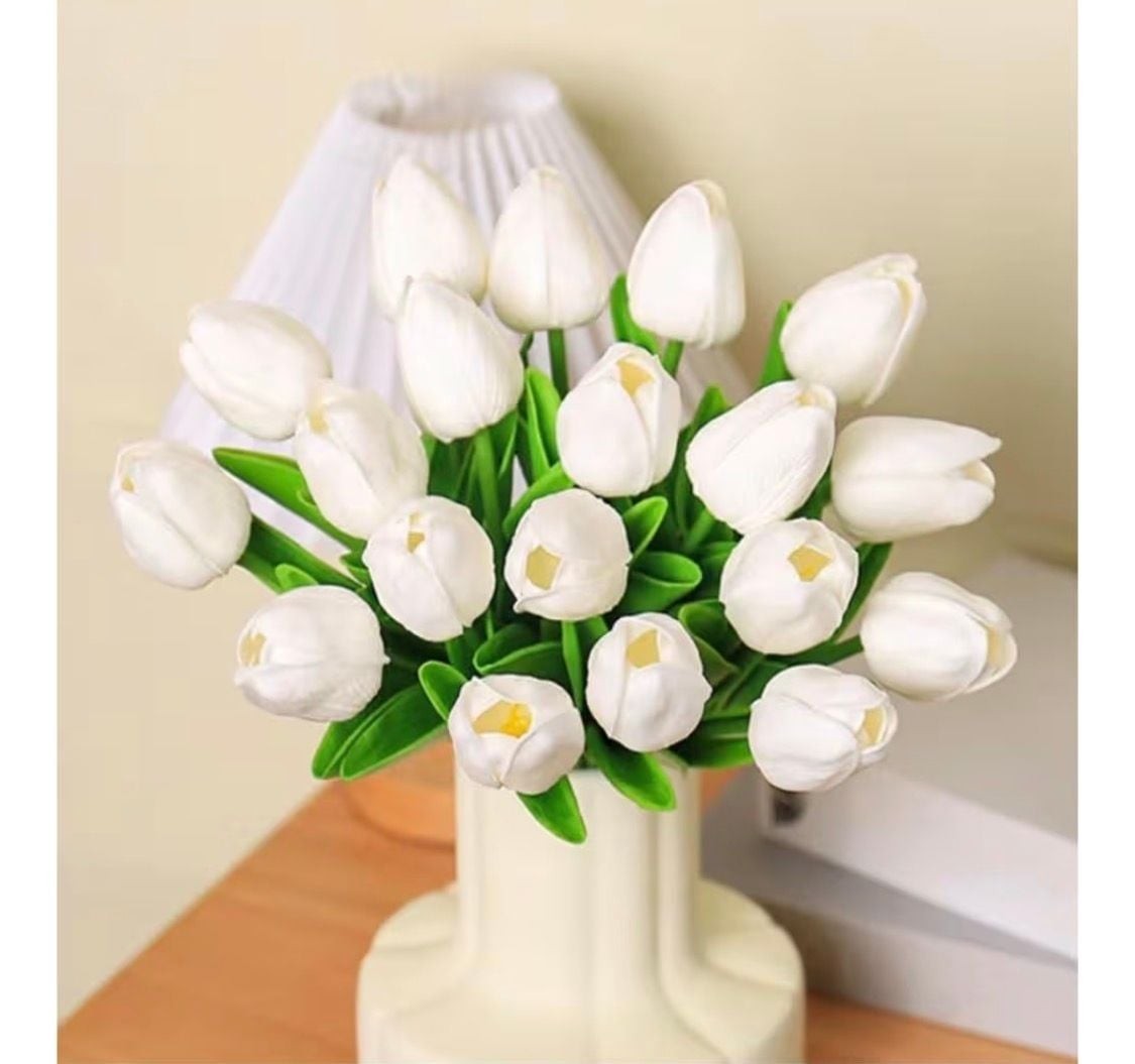 HIMUTAIN 20-Piece Artificial White Tulip Bouquet with Gift Box and Ribbon