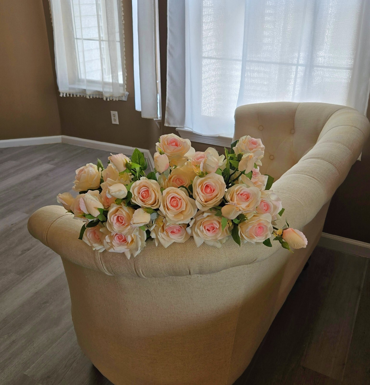4Pcs Artificial Long-Stem Roses,3 Heads Each,2 Fully Bloomed,Lifelike Realistic