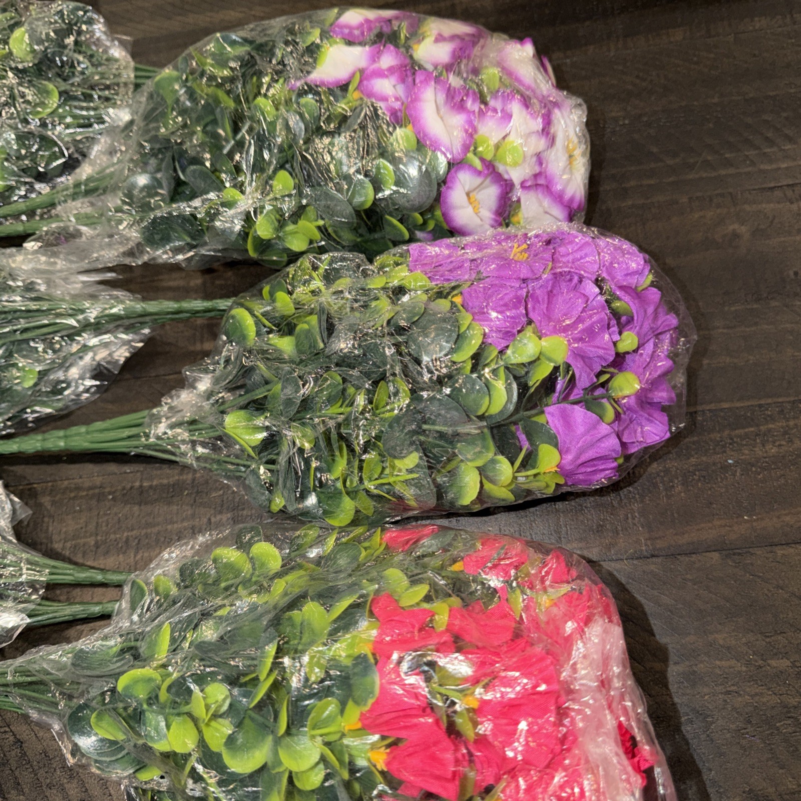 Bulk Lot 12 Lnoicy Floral Bouquets – New, Artificial Flowers Outdoor Decorations