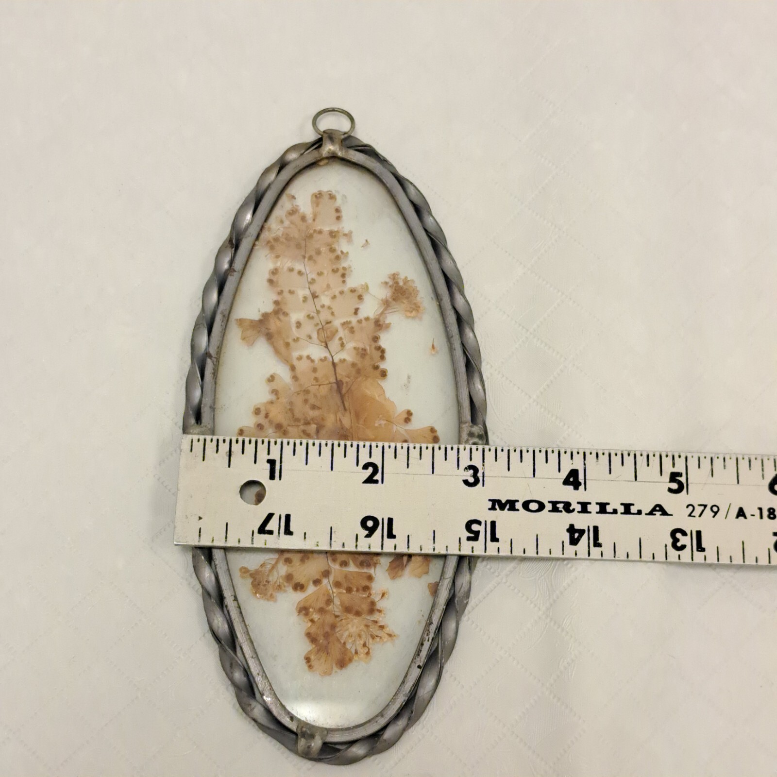 Vintage Lasting Impressions Real Pressed Flowers in Glass w/Oval Metal Frame 