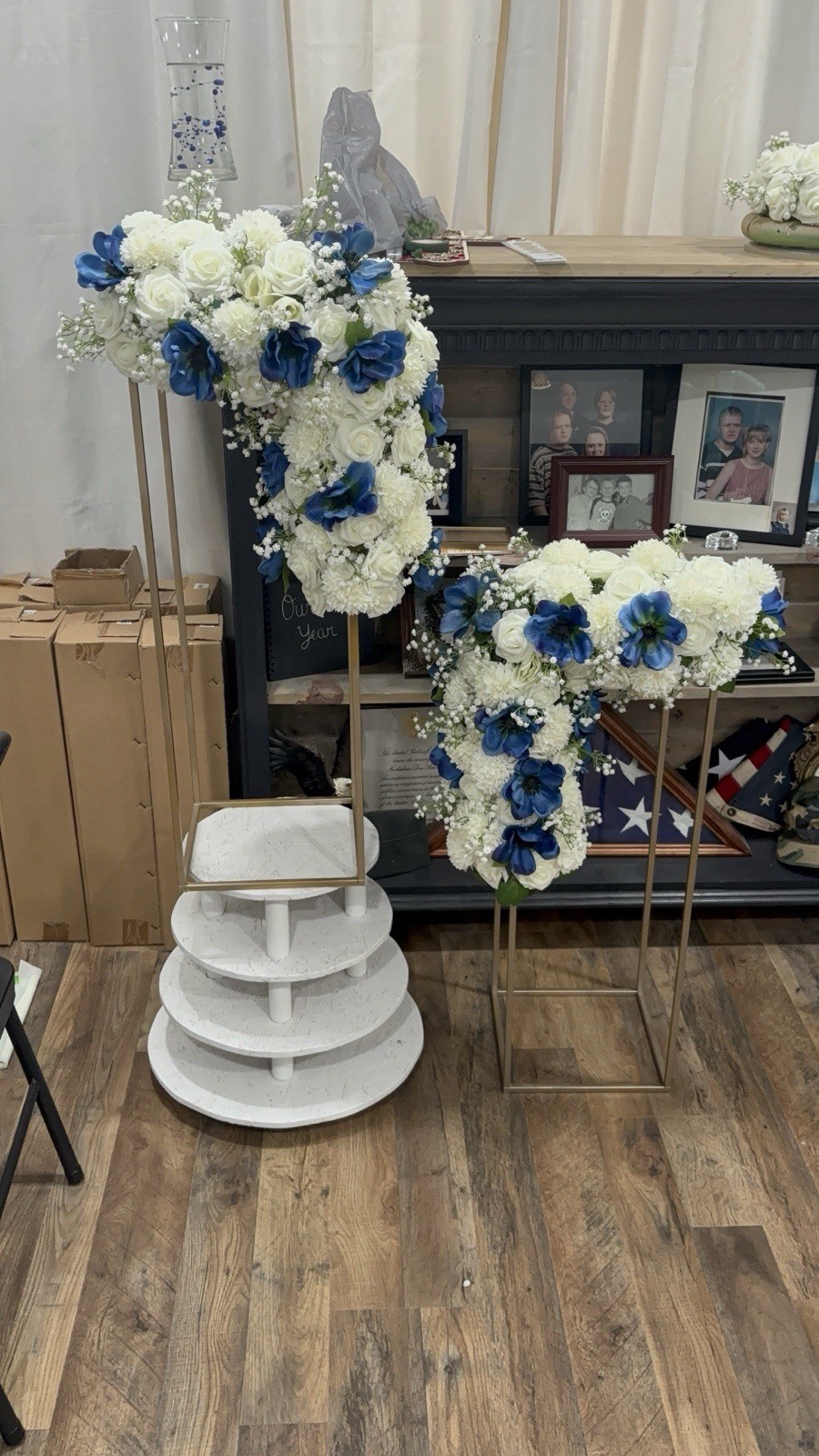 Artificial Silk White Blue Rose Floral Arrangement on Gold Metal Stand