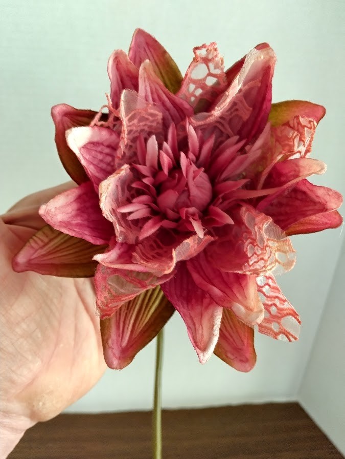 Natural Feel lotus flower stem MAUVE