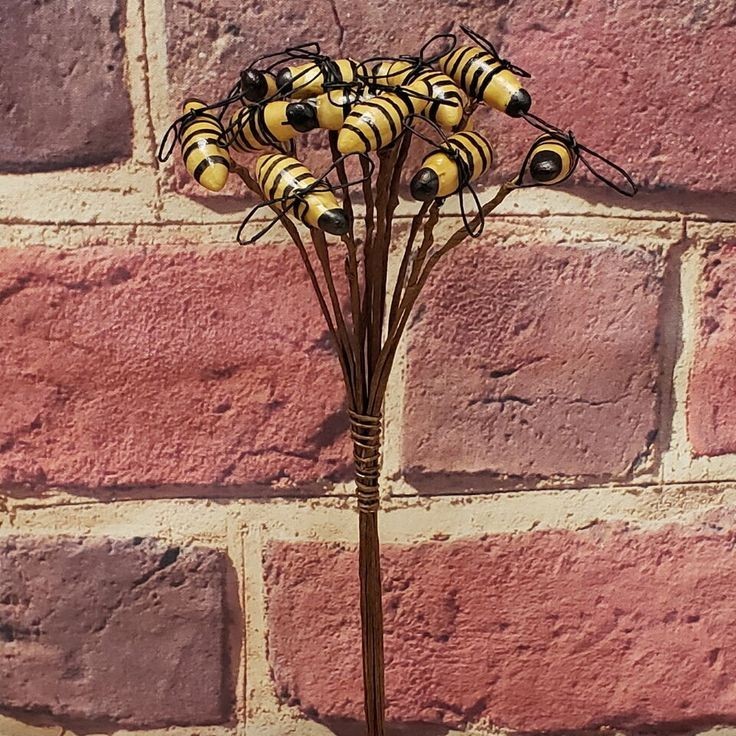 Country 12 pcs Primitive Bee Bunch with wire wings 9″ Stems, Picks