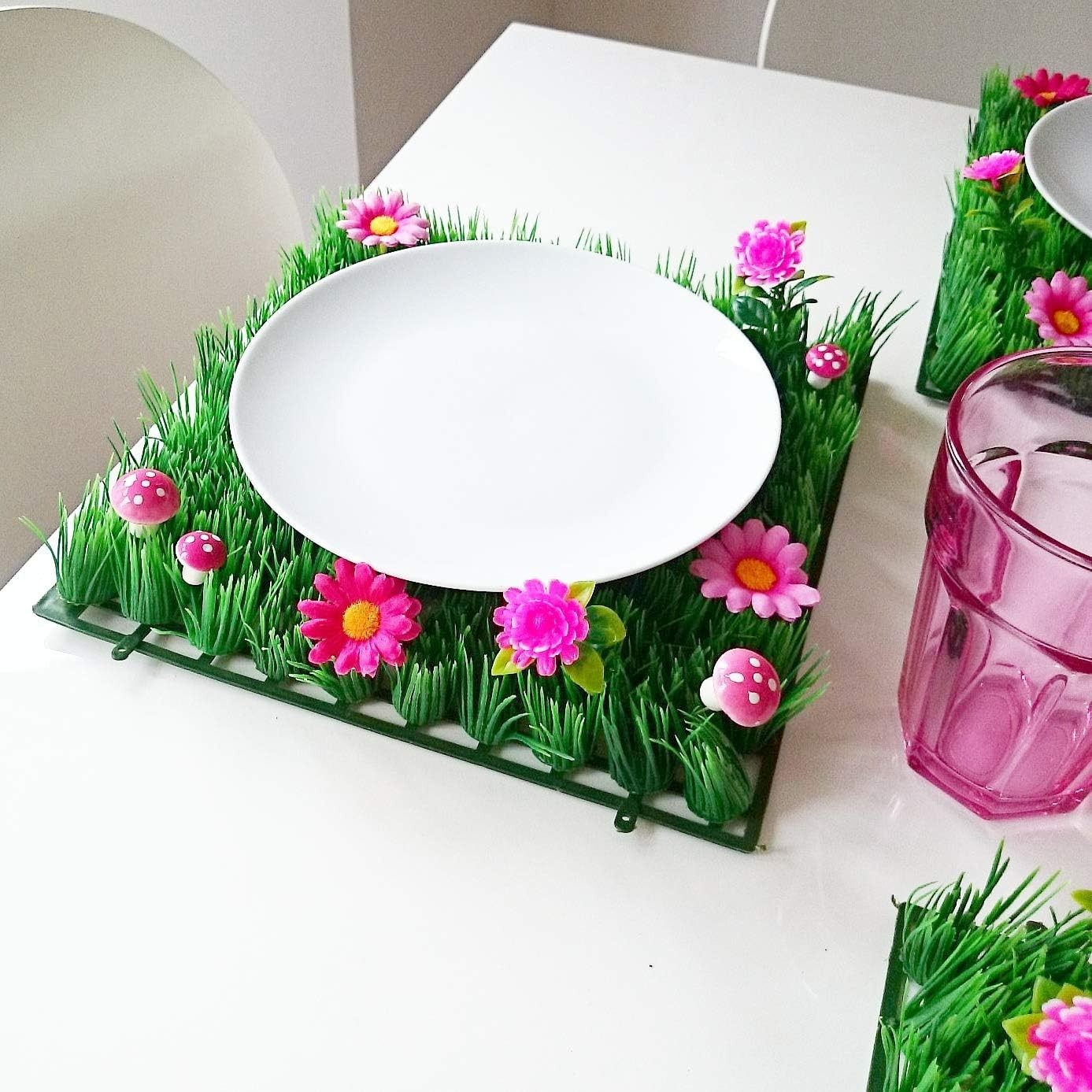 Artificial Grass Place Mat – Set of 4 Table Mats with Flowers
