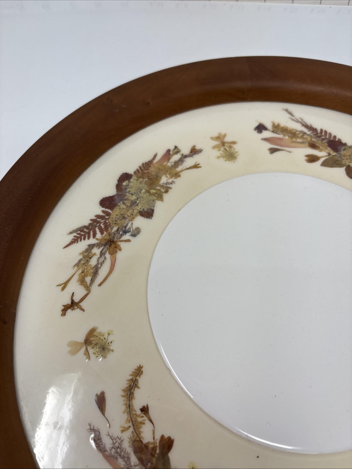 VTG Dried Pressed Flower Arrangement Rounde Frame-Boho kitschy Neutral Size 14”