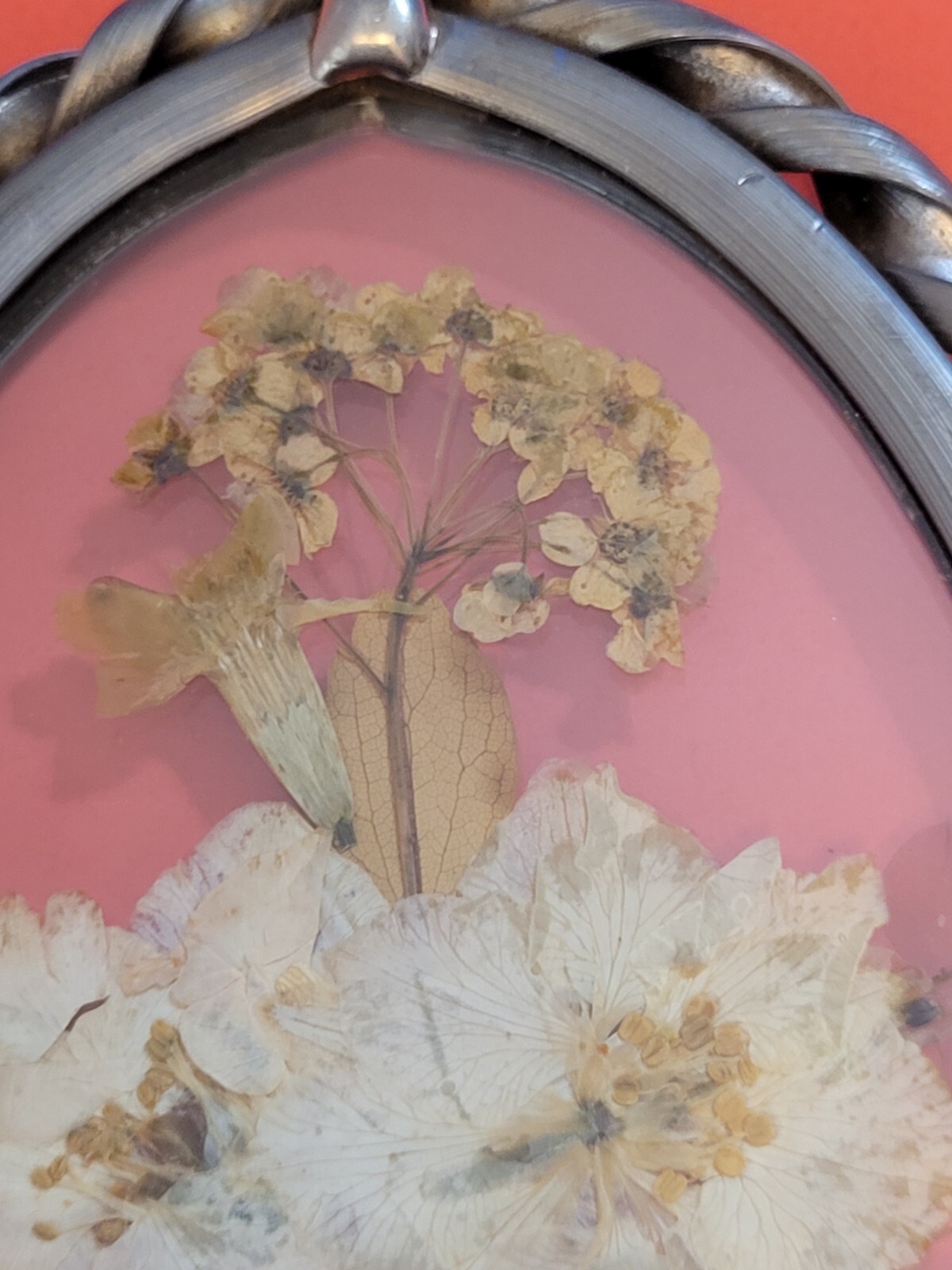 Lasting Impressions Real Pressed Flowers in Glass Oval Metal Frame Suncatcher 6”