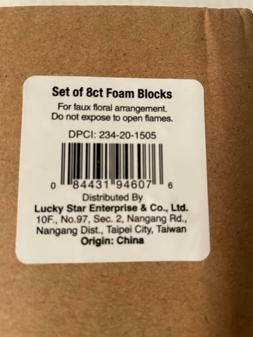 32 Blocks of GREEN DRY FLORAL FOAM Faux Floral Arrangements or Crafts Sealed/New