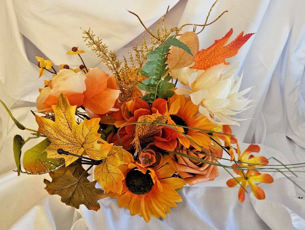Fall/autumn artificial flower arrangement A4