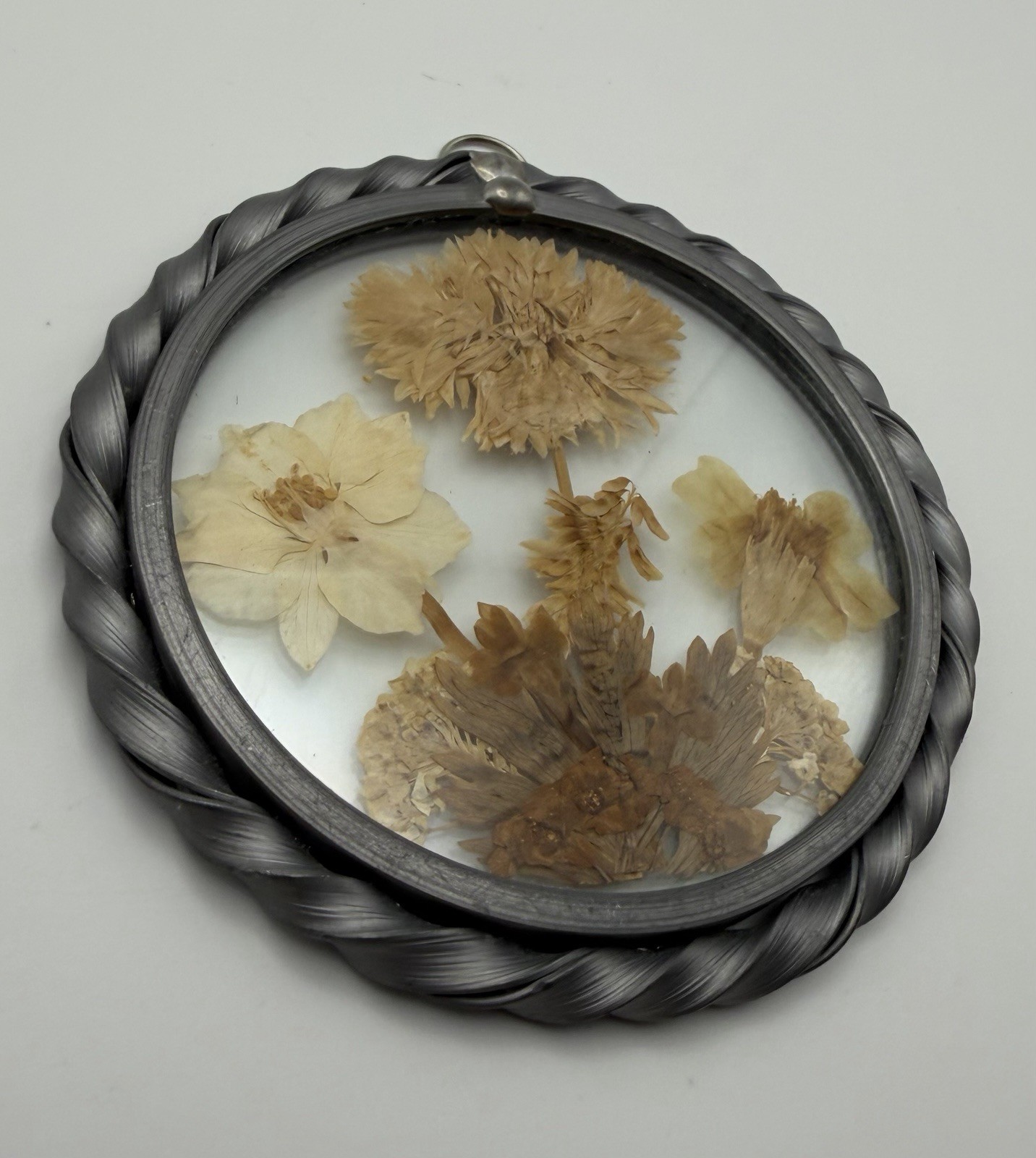 Vintage suncatcher | set of 2 pressed flower arrangements in pewter frames