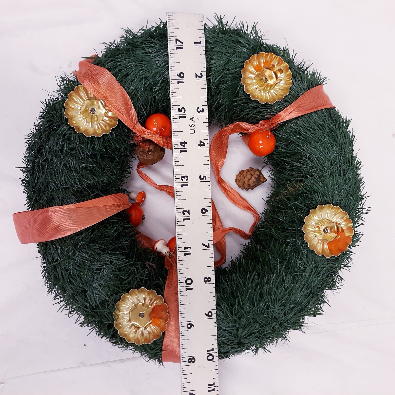 Wreath Artificial Green/red Wreath with star and nice decoration w box
