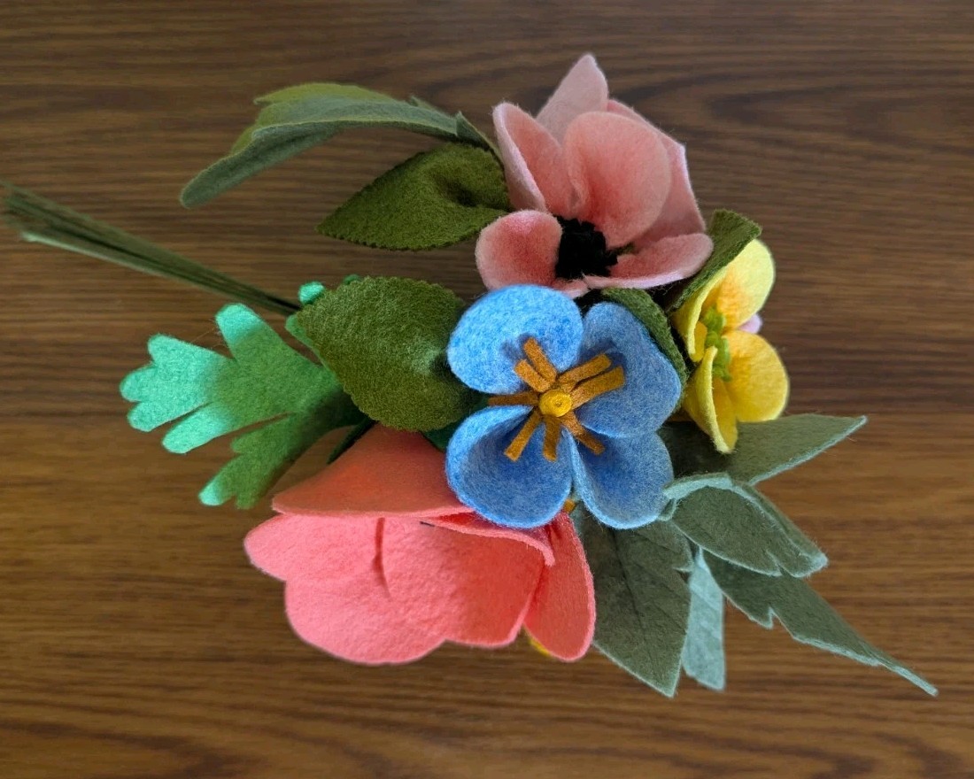 Beautiful Hand Cut Wool Blend Felt Flower Bouquet Gift Wrapped/Great Gift Idea!
