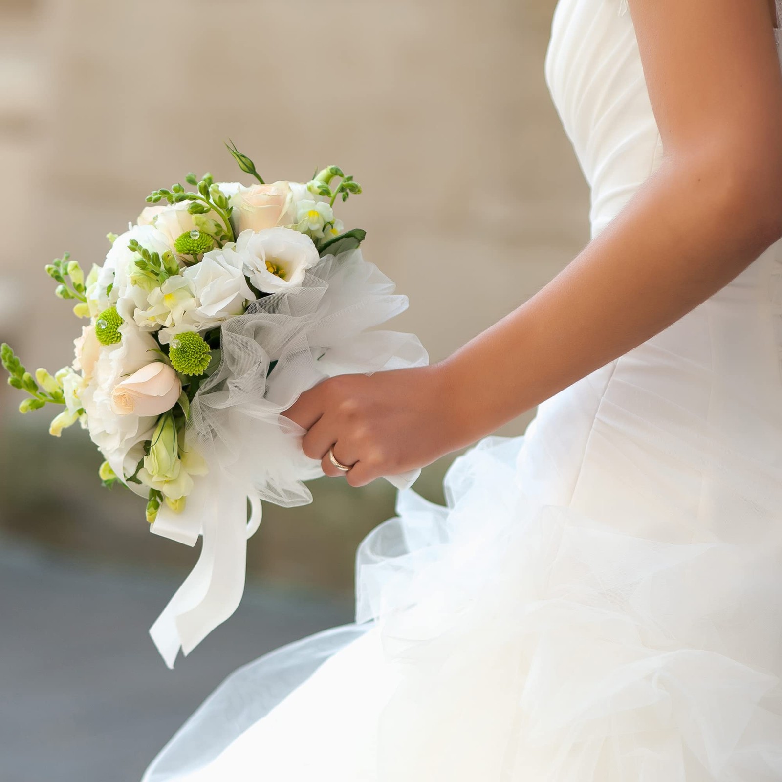 Bride Flower Bouquet Holder, 7 Inch Round Shaped Floral Handheld Flower Mud F…