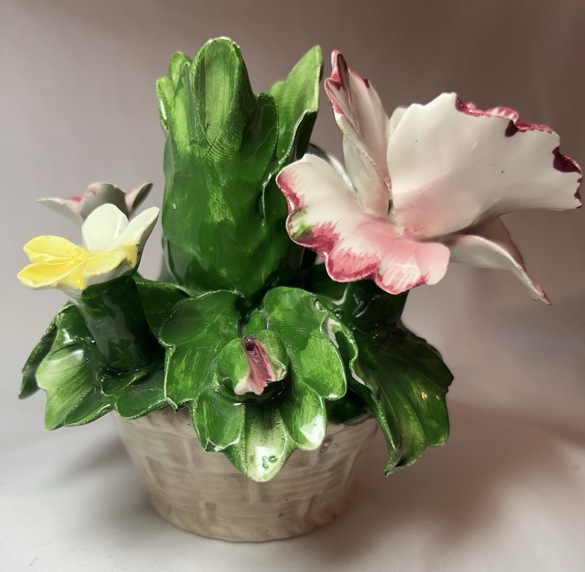 Vtg NUOVA CAPODIMONTE Flower Basket Candle Holder F.lli Savastano – NA Italy