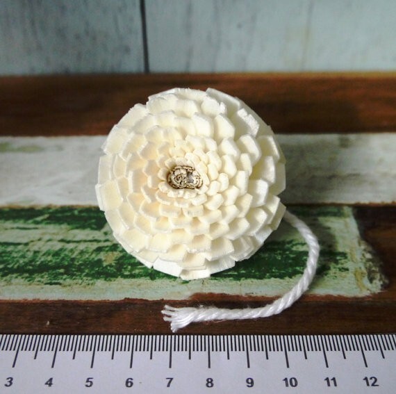 15 Zinnia Sola Wood Diffuser Flowers 5 cm Dia. with Cotton Rope. for Decorate
