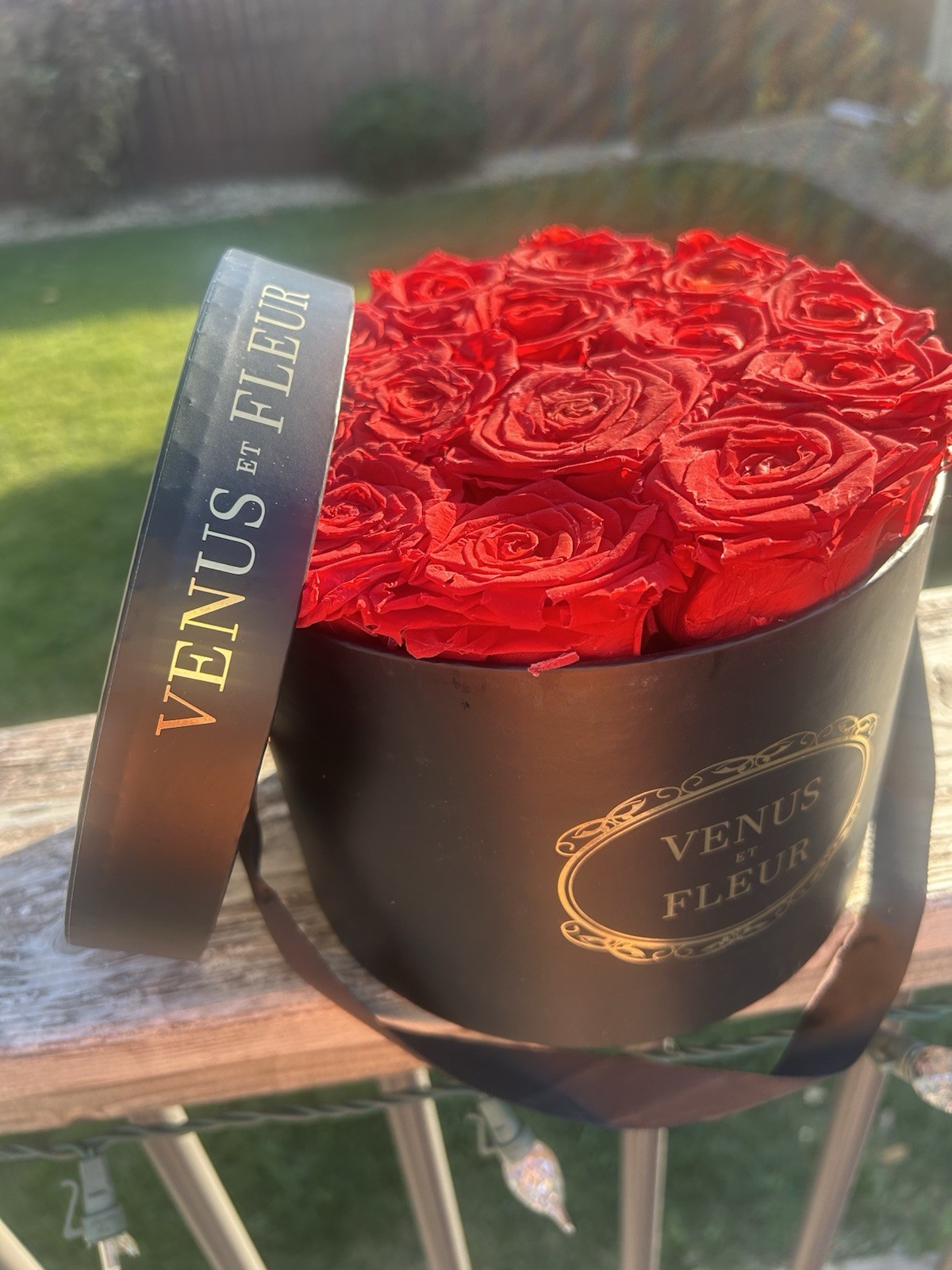 Venus Et Fleur Red Roses Flower Box Arrangement small Round Black box