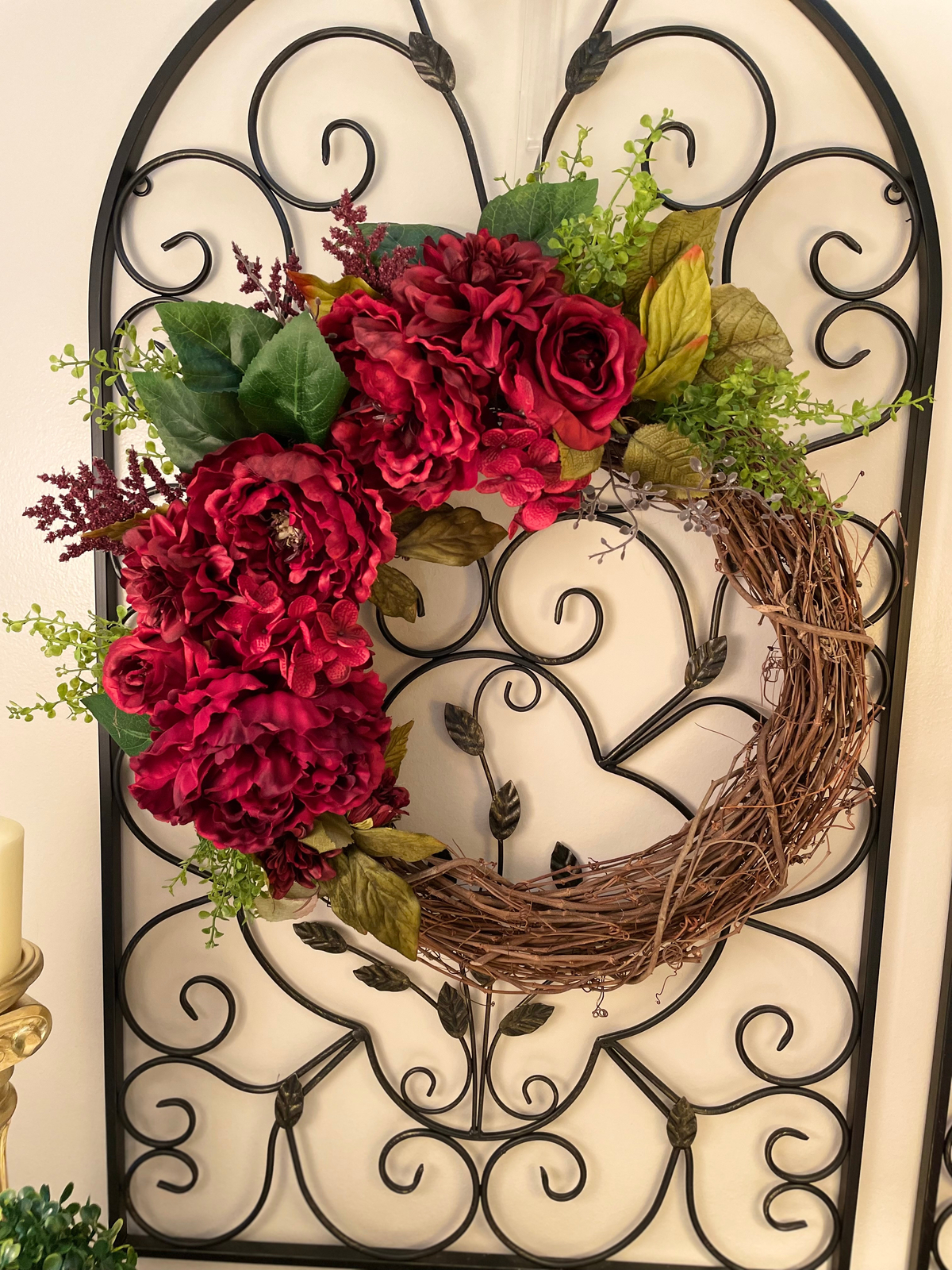 WREATH OBSESSION IN CRIMSON BEAUTY
