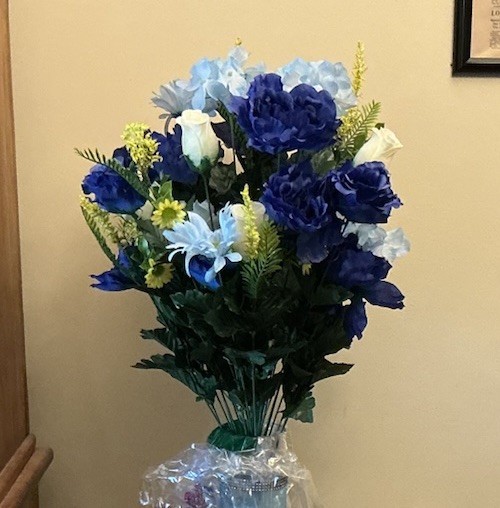 NEW – Silk Flower Bouquet/Arrangement In Blue And White