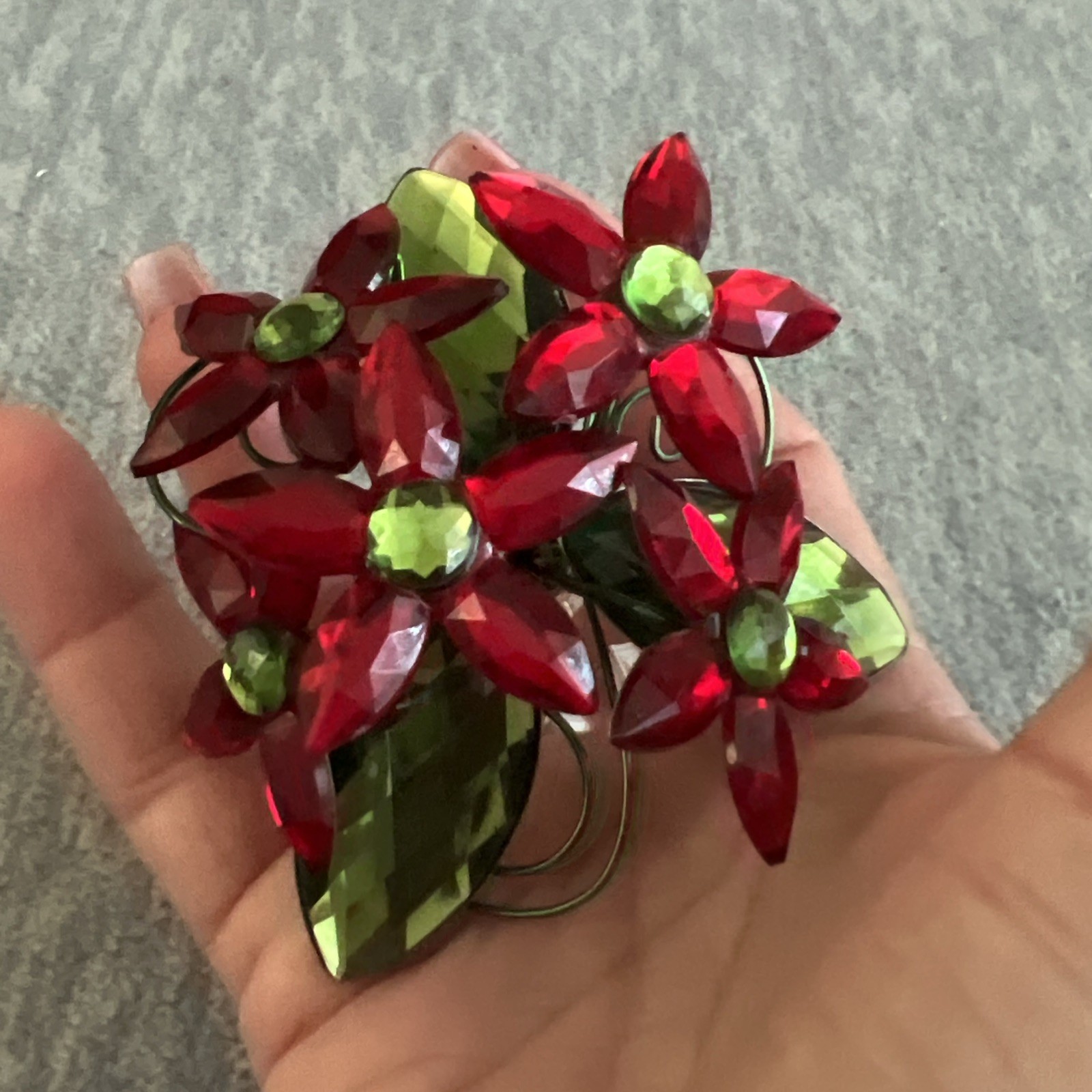 Poinsettia Flowers In Vase With Mirror Small Decor Plastic 3in Tall Shelf Sitter