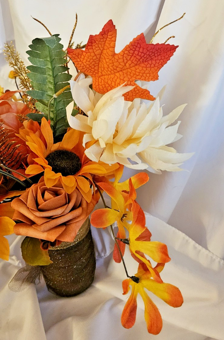 Fall/autumn artificial flower arrangement A4