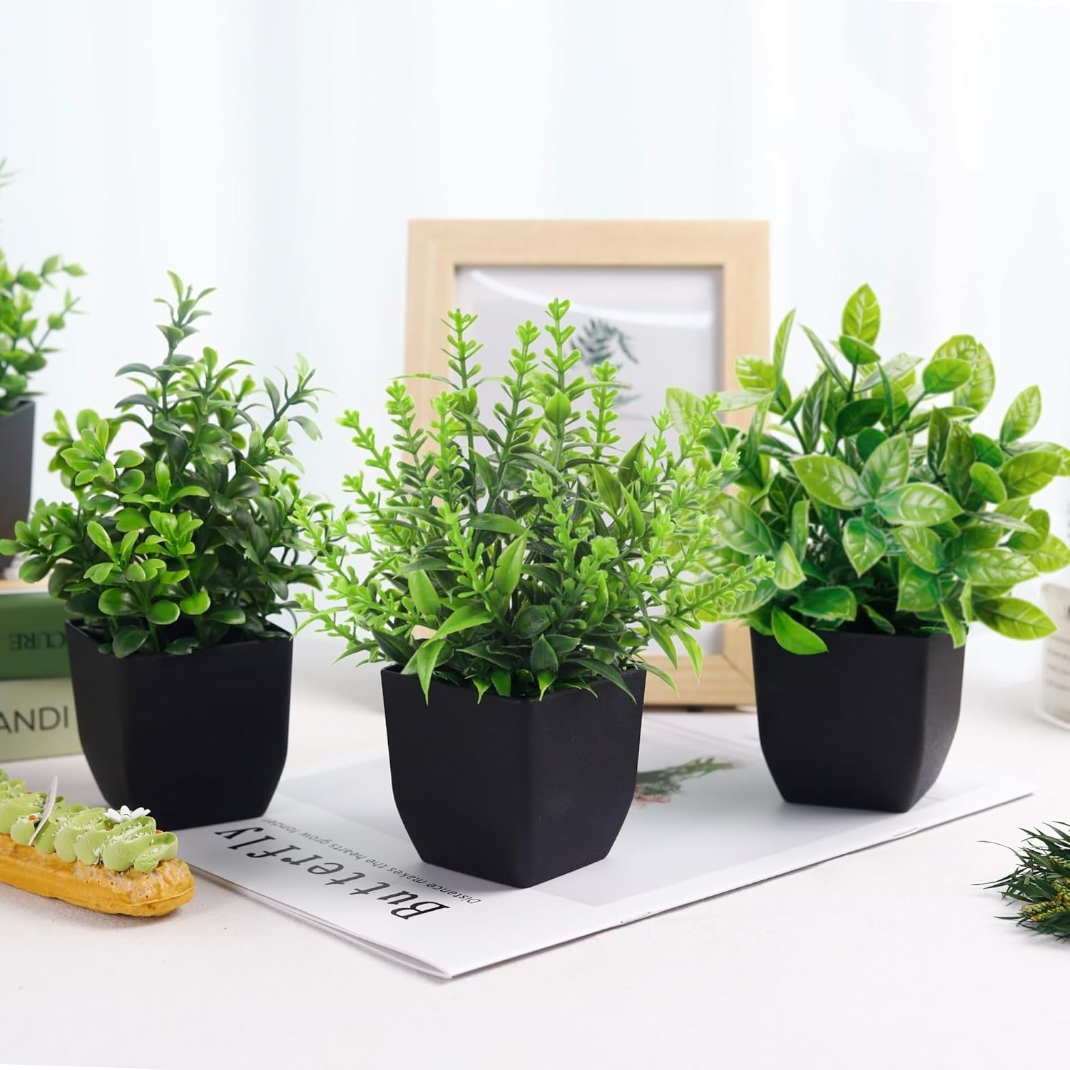 Paquete de 4 plantas artificiales pequeñas de imitación para interiores