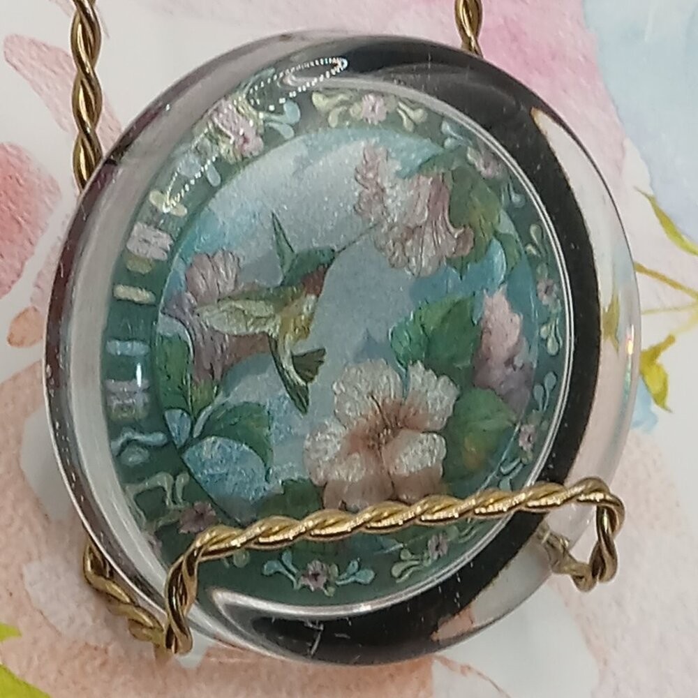 HUMMINGBIRD Floral Round Glass PAPERWEIGHT England Enesco Corp Vintage 3 1/2″