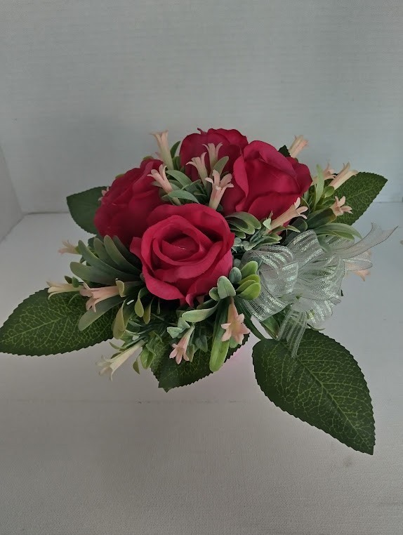 Cute little gift of FUCHSIA roses