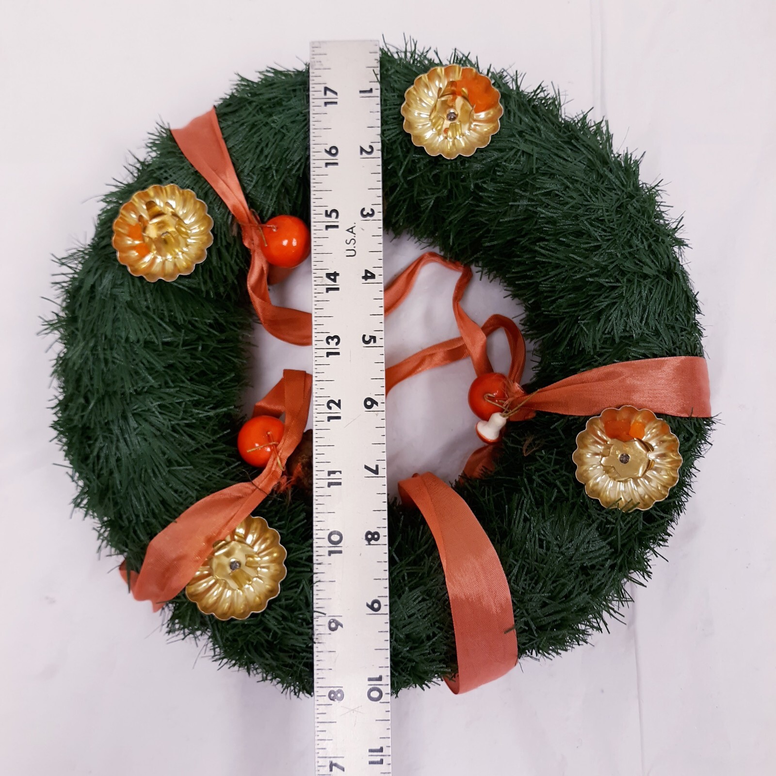 Wreath Artificial Green/red Wreath with star and nice decoration w box