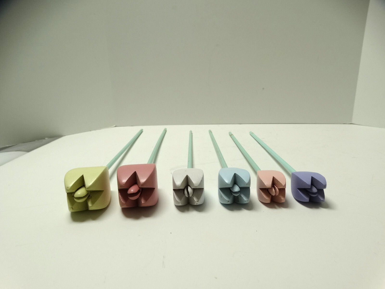 (6) Wooden Painted Colorful Tulips w (3) Leaves Countrycore Vintage Taiwan S M L