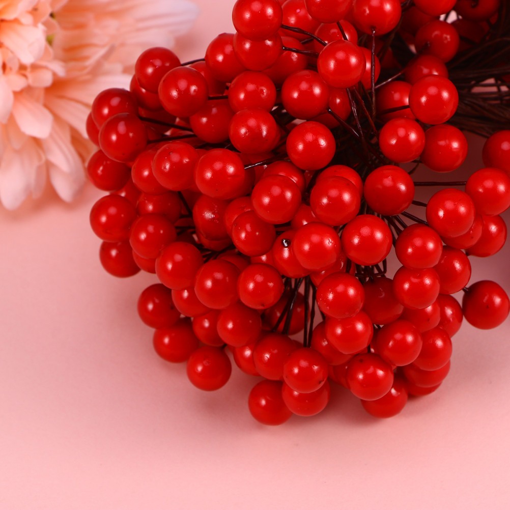 400Pcs Stimulation Berries Red for Holiday Arrangements and Wreaths