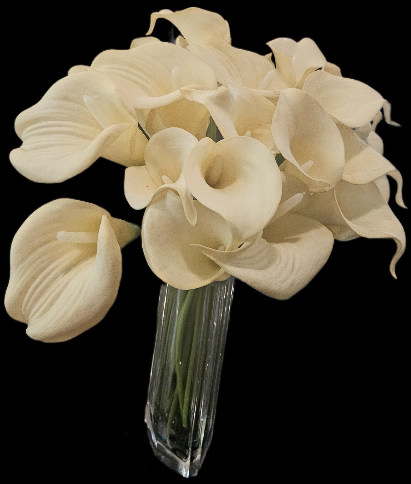 Calla Lillies: 26 pcs, life-like, latex.