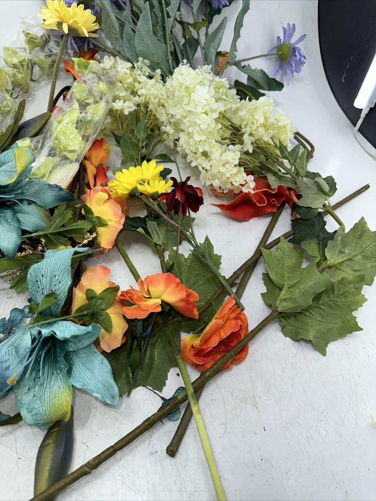 Artificial Flowers Mixed Lot Foliage Leaves Flowers Decor Wedding Party Holiday